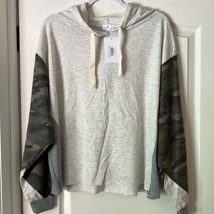 Lightweight hooded top